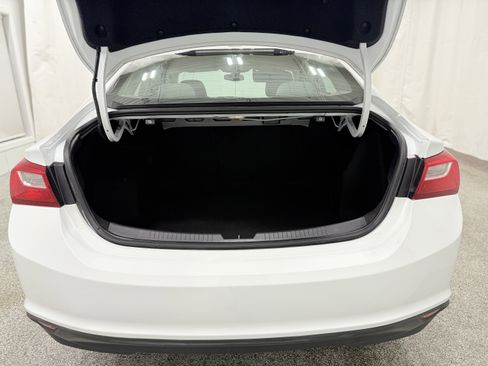 Used 2018 Chevrolet Malibu LT image 10