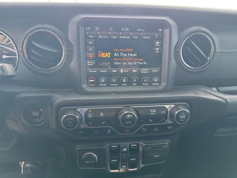 Used 2021 Jeep Wrangler Unlimited Sahara image 10