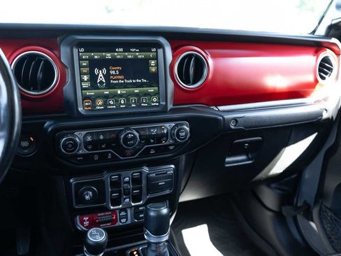 Used 2022 Jeep Gladiator Rubicon w/ LED Lighting Group AWD/4WD image 22