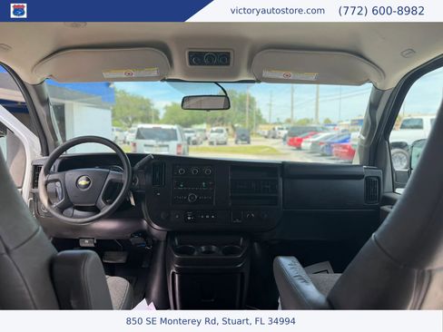 Used 2018 Chevrolet Express 3500 LT w/ LT Preferred Equipment Group RWD image 39