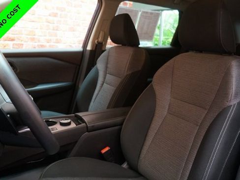 Used 2022 Nissan Rogue S image 10