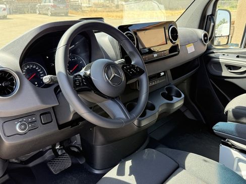 New 2025 Mercedes-Benz Sprinter 2500 image 11