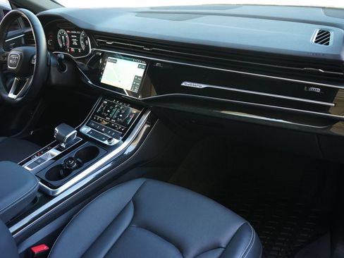 Used 2020 Audi Q8 Premium Plus w/ Premium Plus Package AWD/4WD image 5