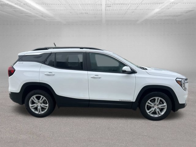 Used 2024 GMC Terrain SLE w/ Driver Convenience Package AWD/4WD image 9