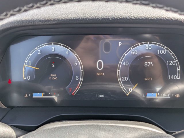 New 2027 Jeep Grand Cherokee Laredo RWD image 35