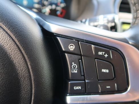 Used 2018 Jaguar F-PACE Portfolio image 26