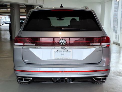 Used 2025 Volkswagen Atlas SEL Premium R-Line image 5