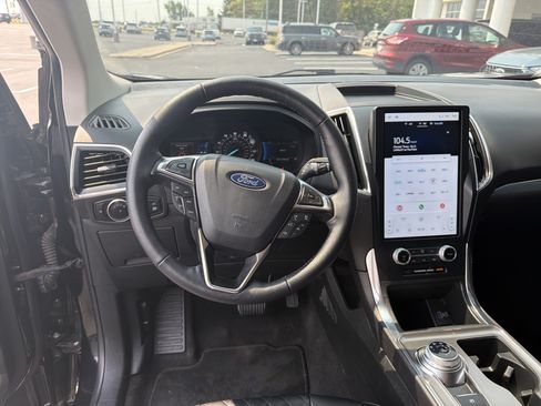 Used 2024 Ford Edge Titanium AWD/4WD image 25
