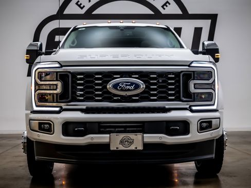 Used 2026 Ford F450 Platinum w/ Platinum Plus Package image 3