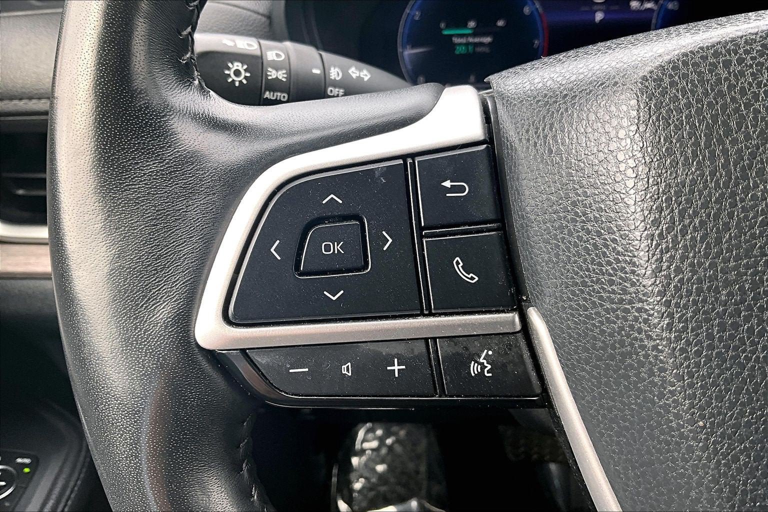 Used 2024 Toyota Grand Highlander AWD image 17