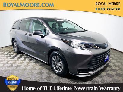 Certified 2023 Toyota Sienna LE