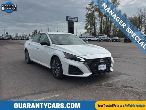 Used 2024 Nissan Altima 2.5 SV FWD image 1