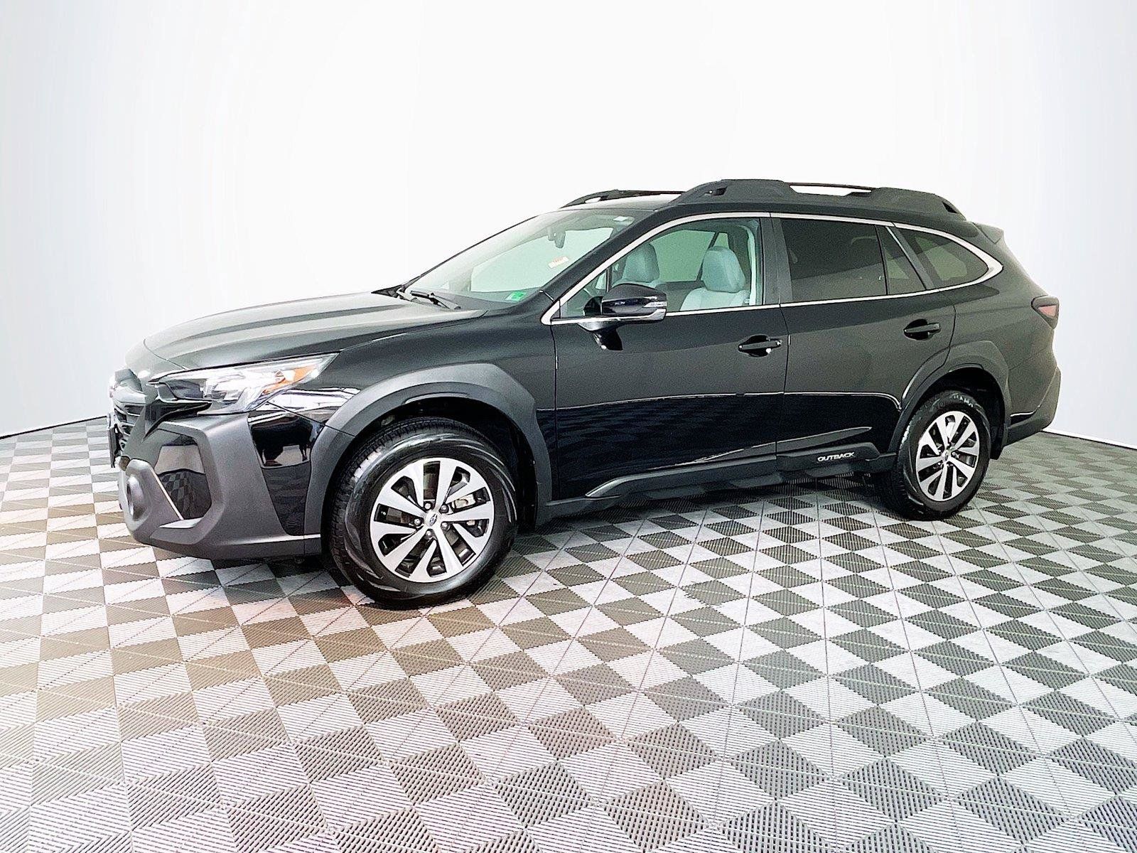Used 2025 Subaru Outback Premium AWD/4WD image 4