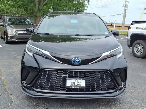 Used 2024 Toyota Sienna XSE FWD image 25