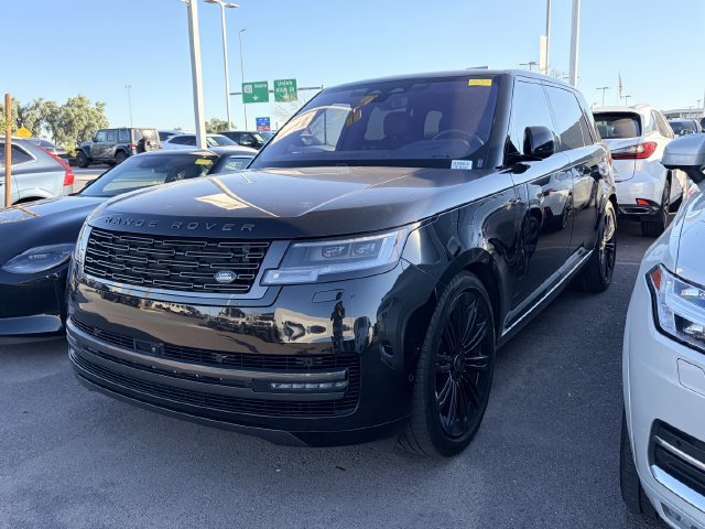Used 2023 Land Rover Range Rover Long Wheelbase SE AWD/4WD image 1