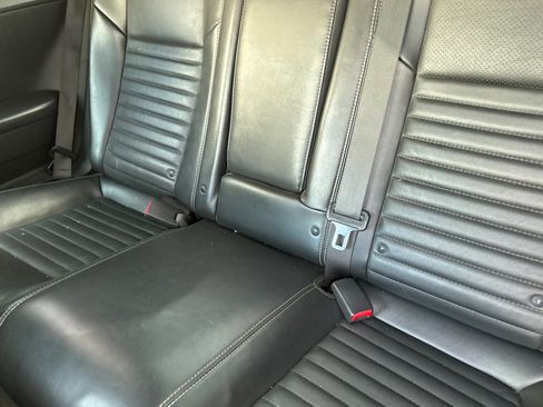 Used 2013 Dodge Challenger R/T image 14