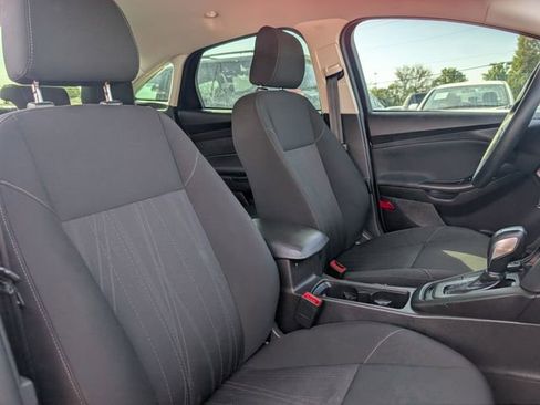 Used 2015 Ford Focus SE FWD image 21