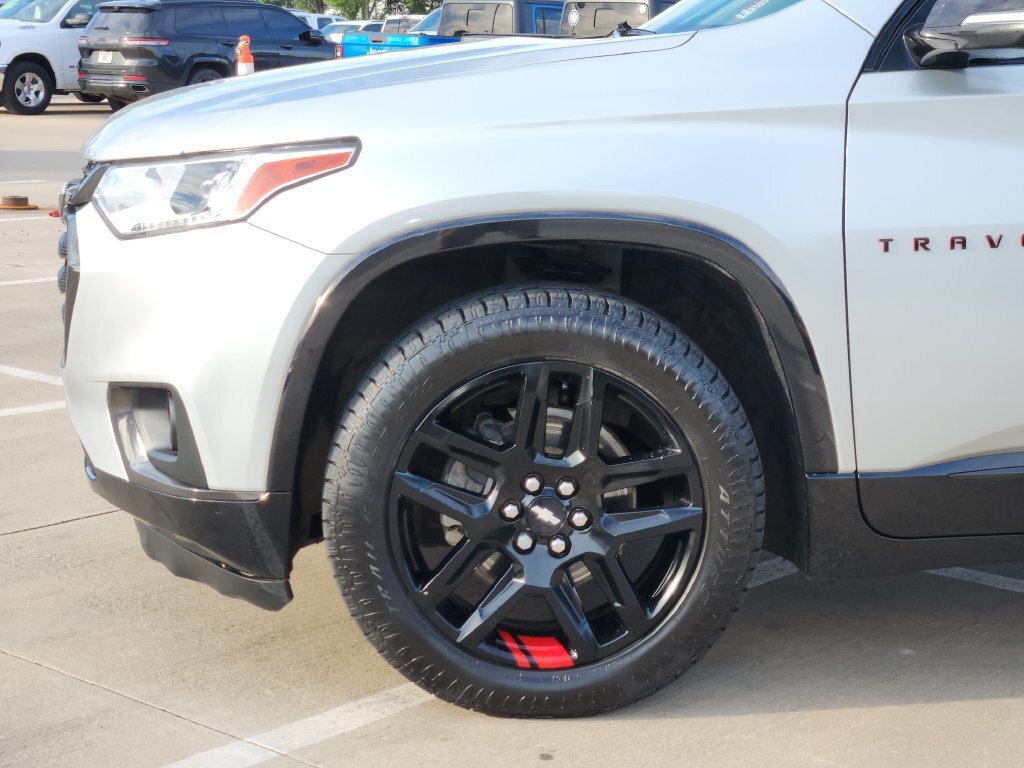 Used 2020 Chevrolet Traverse Premier w/ Redline Edition FWD image 9