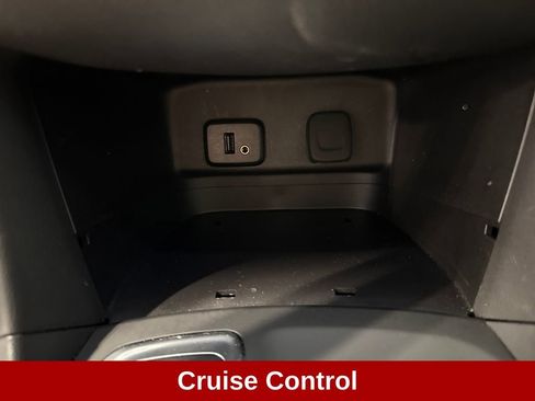 Used 2018 Chevrolet Equinox LT AWD/4WD image 16