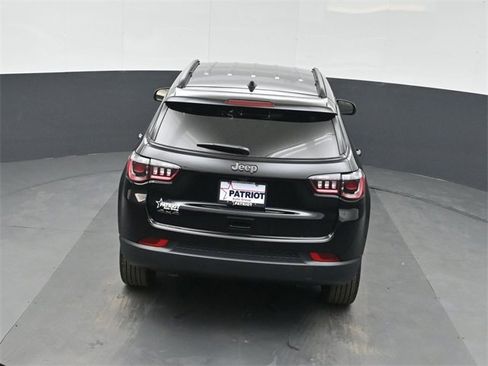 New 2026 Jeep Compass Latitude image 32