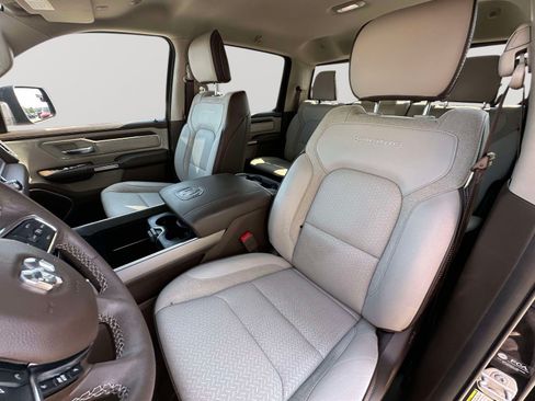 Used 2025 RAM 1500 Laramie AWD/4WD image 21