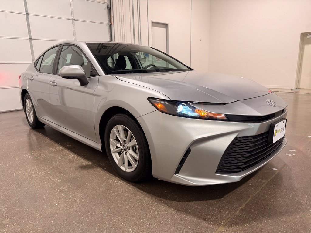Used 2025 Toyota Camry LE FWD image 3