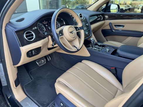 Used 2019 Bentley Bentayga AWD/4WD image 12