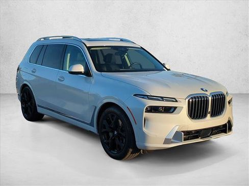 Certified 2026 BMW X7 xDrive40i AWD/4WD image 3