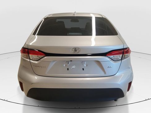 Used 2023 Toyota Corolla LE image 6