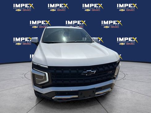 Used 2025 Chevrolet Suburban Z71 AWD/4WD image 6