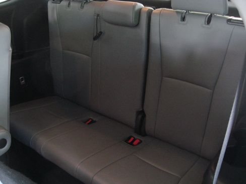 Used 2023 Toyota Highlander Bronze Edition image 11