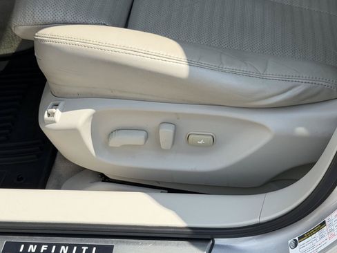 Used 2015 INFINITI Q50 w/ Deluxe Touring Package RWD image 13