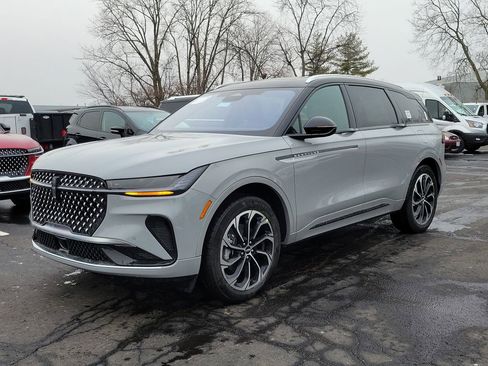 New 2026 Lincoln Nautilus Reserve image 8