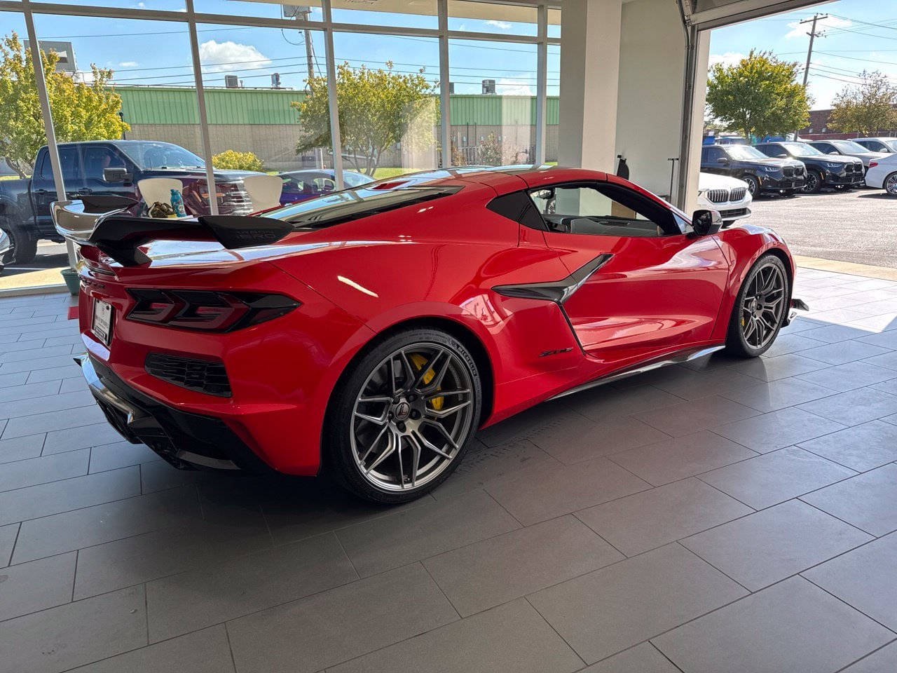 Used 2025 Chevrolet Corvette Z06 RWD image 8