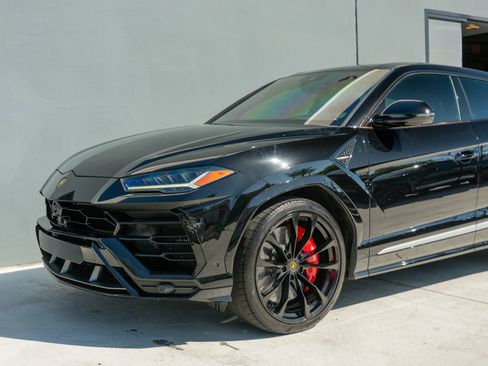 Used 2020 Lamborghini Urus image 19