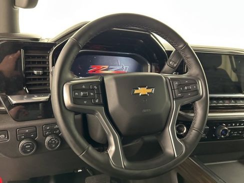 Used 2025 Chevrolet Silverado 2500 LT image 9