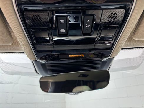 Used 2023 Land Rover Range Rover SE image 12