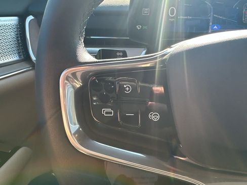 Used 2025 Volvo EX90 Ultra AWD/4WD image 20