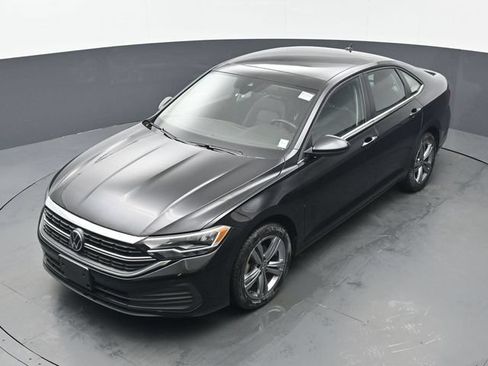 Used 2023 Volkswagen Jetta SE FWD image 35