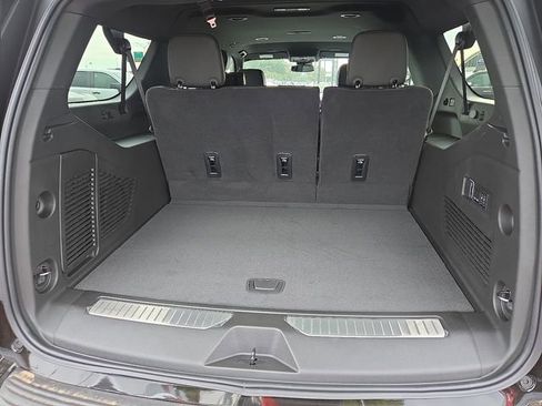 New 2026 Chevrolet Suburban Z71 w/ Comfort Package image 7