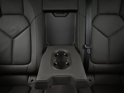 Certified 2023 Porsche Macan AWD/4WD image 20