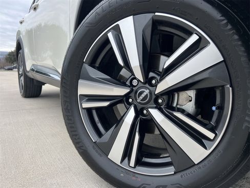 Certified 2023 Nissan Rogue Platinum image 8