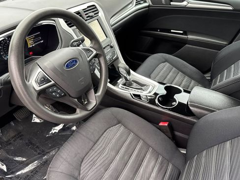 Used 2016 Ford Fusion SE image 4