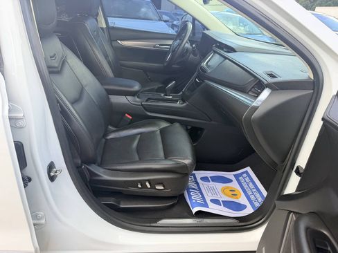 Used 2017 Cadillac XT5 Luxury w/ Driver Awareness Package FWD image 19