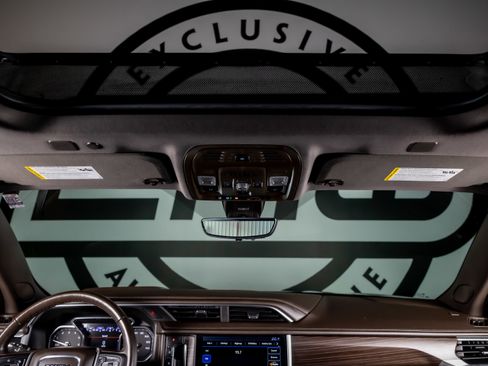 Used 2021 GMC Yukon XL Denali w/ Denali Ultimate Package image 9