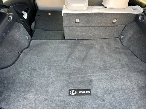 Used 2023 Lexus UX 250h FWD image 16