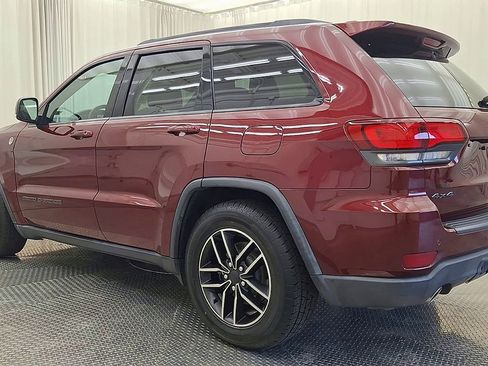 Used 2019 Jeep Grand Cherokee Trailhawk AWD/4WD image 12