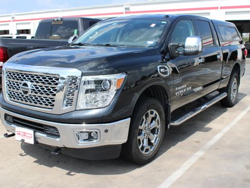 Used 2018 Nissan Titan SL w/ Texas Titan Edition AWD/4WD image 6