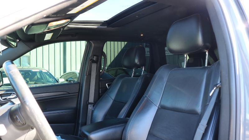 Used 2019 Jeep Grand Cherokee Altitude AWD/4WD image 11