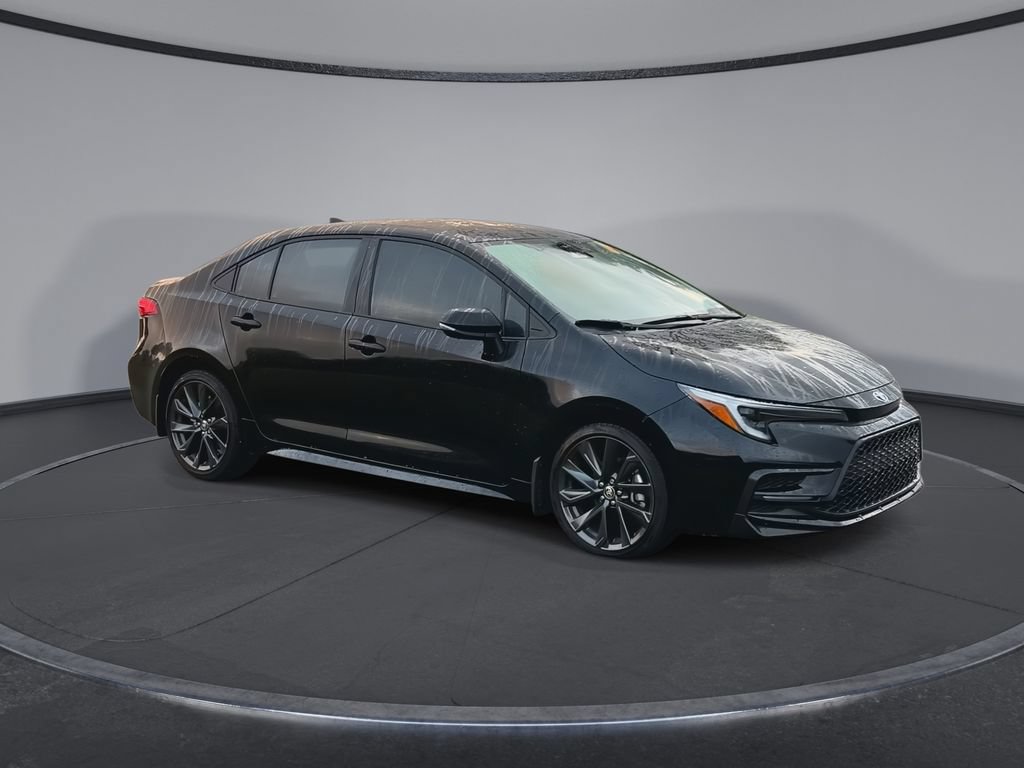 Used 2026 Toyota Corolla SE FWD image 2